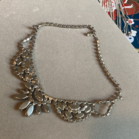 Vintage bridal/formal/prom rhinestone collar style necklace - Picture 5 of 5